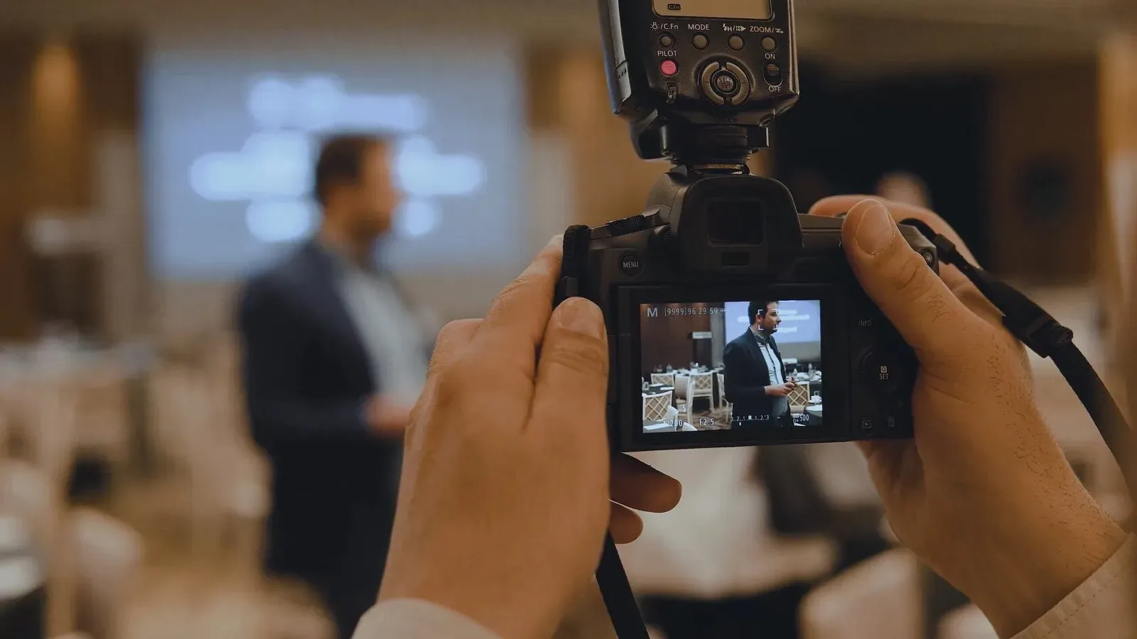 Corporate conference panel photography in Istanbul